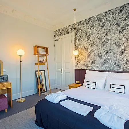 Mansion Miliá * Adalar