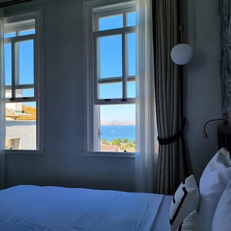 Mansion Miliá Adalar