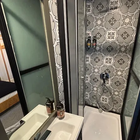 Mansion Miliá * Adalar